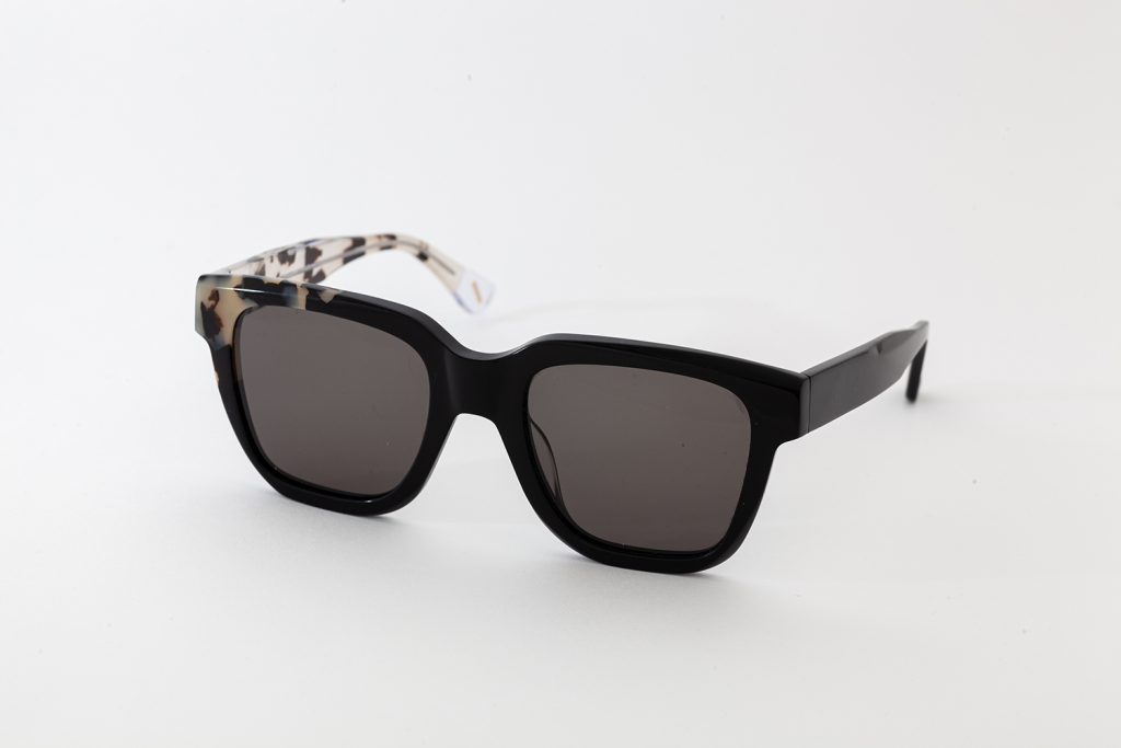 WAITING FOR THE SUN - FAYE E19 NOIR ECAILLE TOKYO 53 21